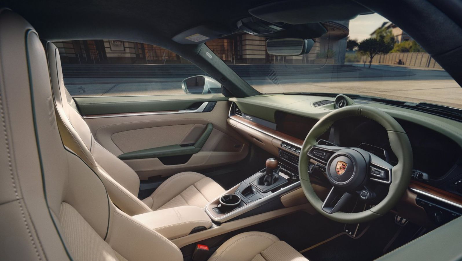 H Porsche παρουσιάζει τις τρεις πιο εξατομικευμένες 911! 